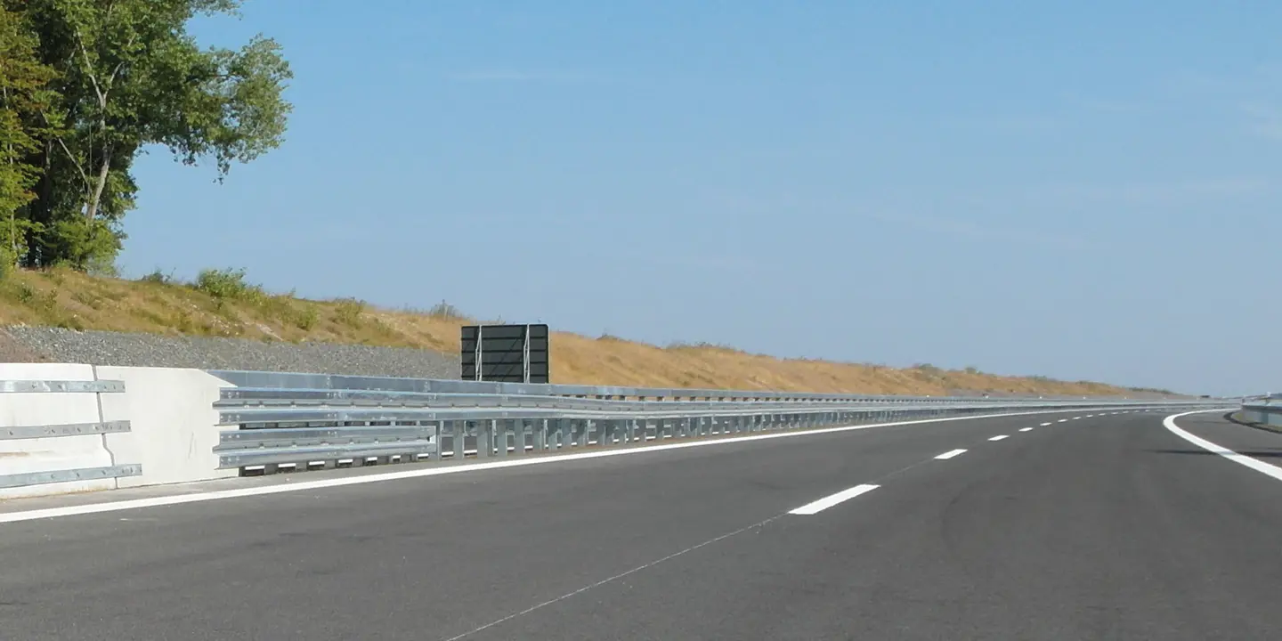 Transition structure for vehicle restraint systems – flexible and quickly installable solution by Saferoad